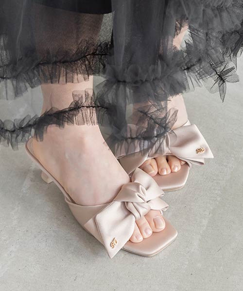 リボンデザインスクエアトゥミュールサンダル