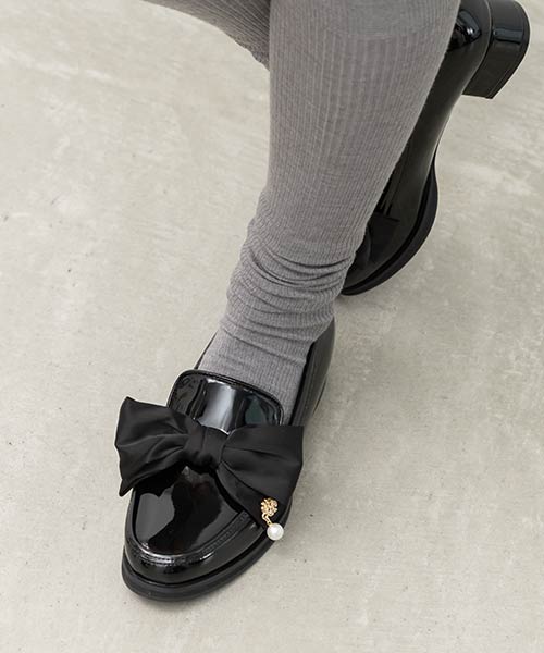 パールチャームサテンリボンローファー