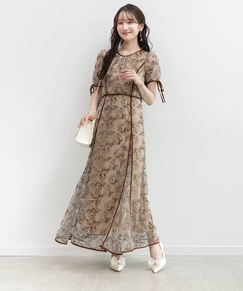 エンブロイダリーチュールパイピングドレス