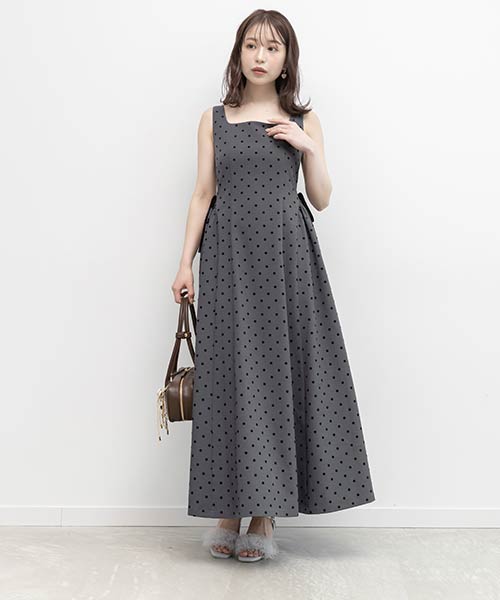 フロッキードットフィットアンドフレアワンピース