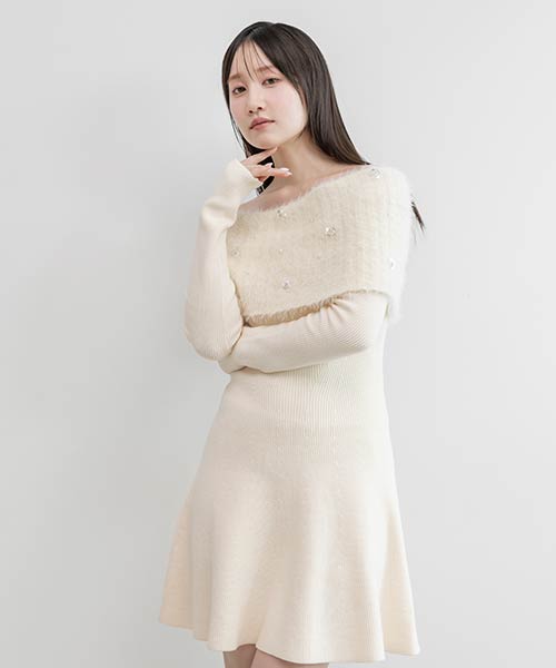 【Decorative Knit】【選べる丈感】フラワー×パールオフショルニットワンピース