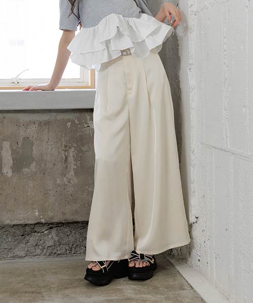 ビジューベルト付きサテンハイウエストワイドパンツ
