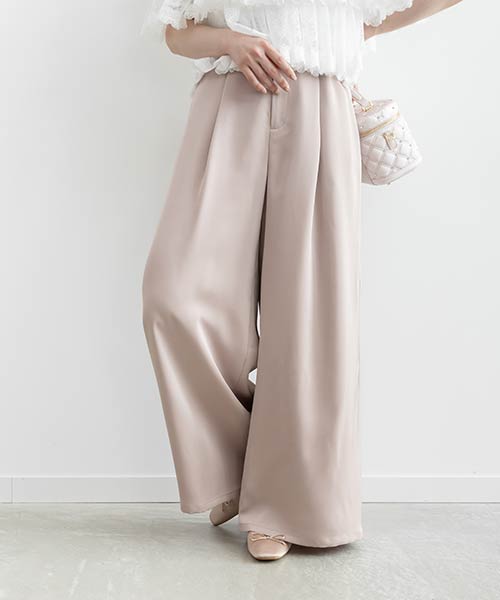 ビジューベルト付きサテンハイウエストワイドパンツ