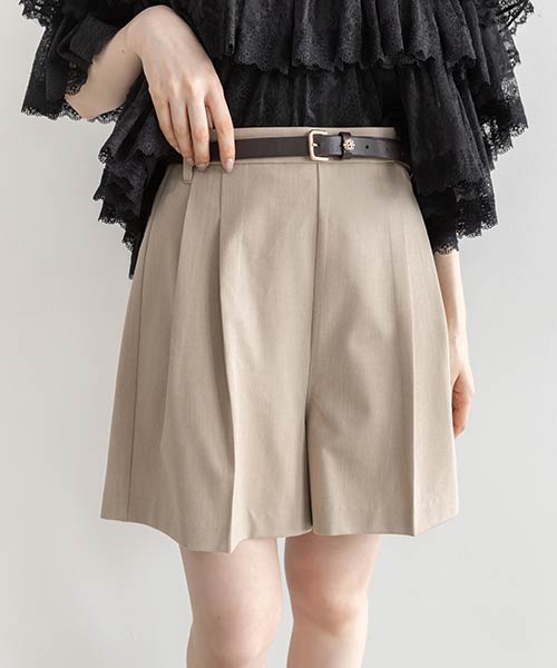 モノグラムベルト付きショートパンツ