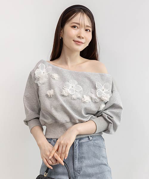 フラワーオフショルスウェット