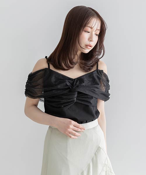 チュールオフショルダートップス
