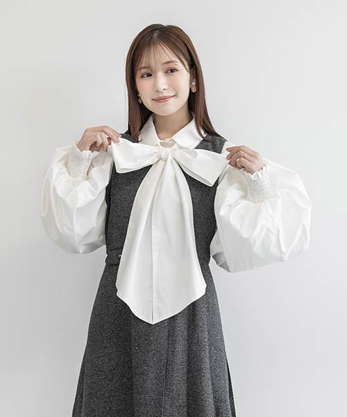 ボウタイ付きバルーンスリーブブラウス