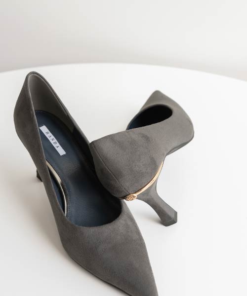 【SALE】ゴールドモチーフヒールパンプス