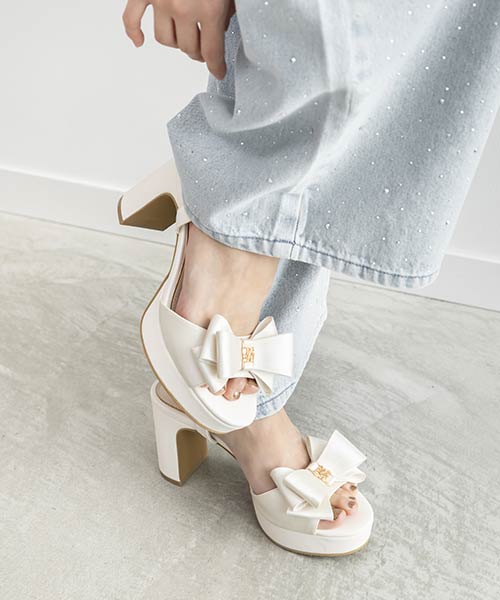モノグラムリボンストームサンダル