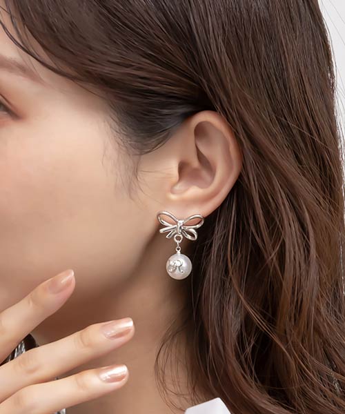 【25AW】モノグラムリボンピアス
