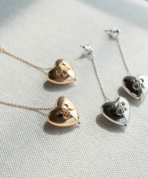 モノグラムハートピアス