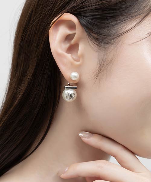 モノグラムパールピアス