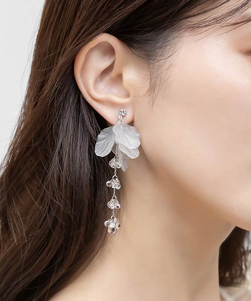 フラワーペタルイヤリング