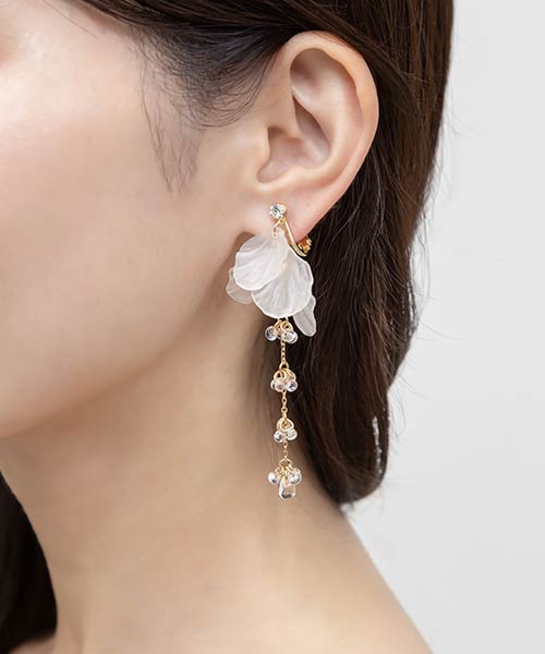 フラワーペタルイヤリング