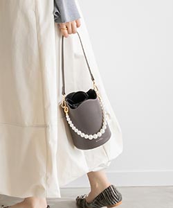 パールハンドル付き2WAYバケツバッグ