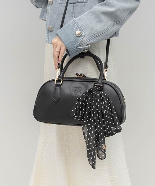 2WAY スカーフ付きエンボスロゴボストンバッグ