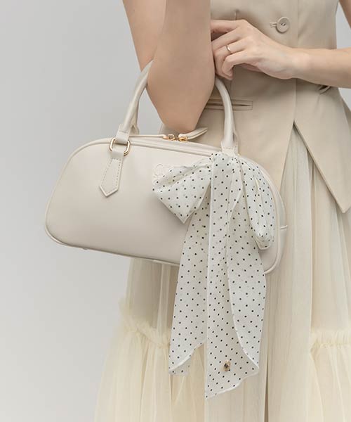 2WAY スカーフ付きエンボスロゴボストンバッグ