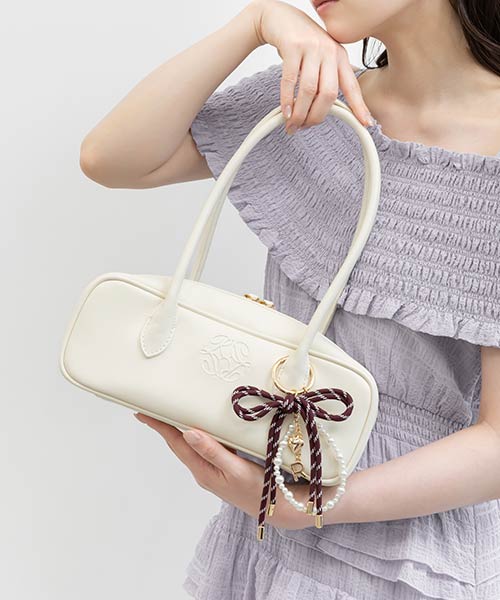 チャーム付きスクエアボストンバッグ