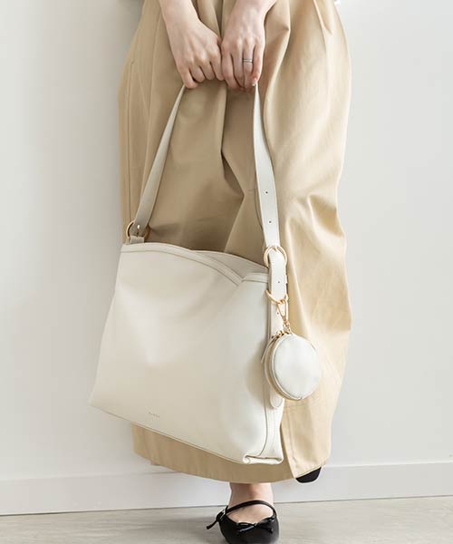 【A4対応】ミニポーチ付きショルダーバッグ