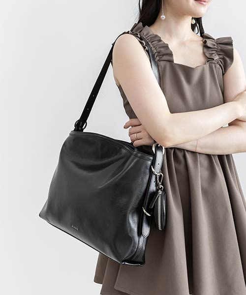 【A4対応】ミニポーチ付きショルダーバッグ