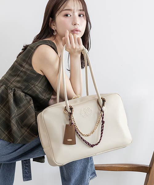 【A4対応】チャーム付きボストントートバッグ