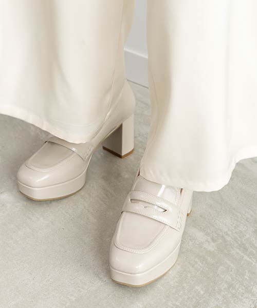 ストームデザインヒールローファー