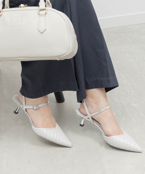 ブレードデザインアンクルストラップパンプス