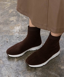 【SALE】ソフト ハイカットニットスニーカー