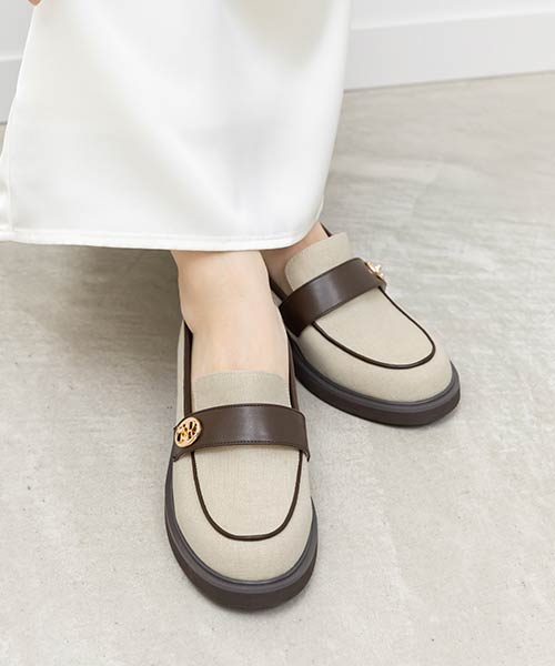 モノグラムパーツボリュームローファー