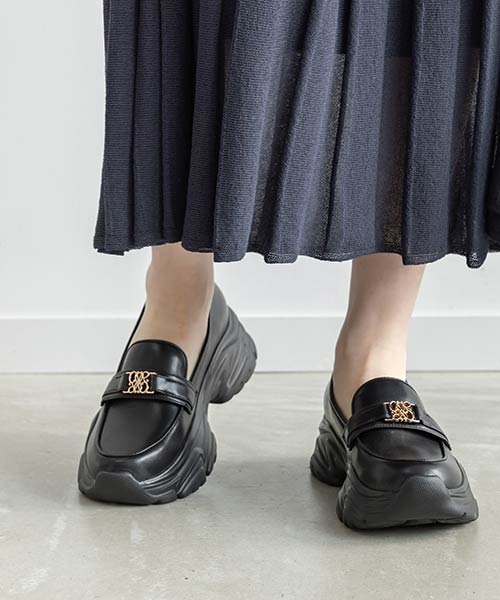 モノグラムベルトスニーカーライクローファー