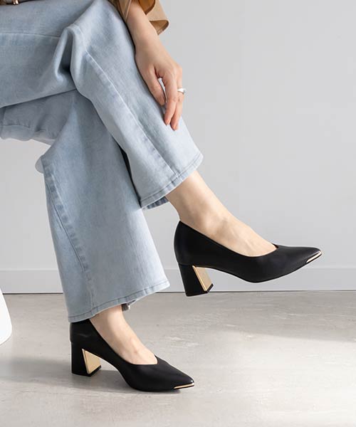 【SALE】3E ゴールドパーツVカットパンプス
