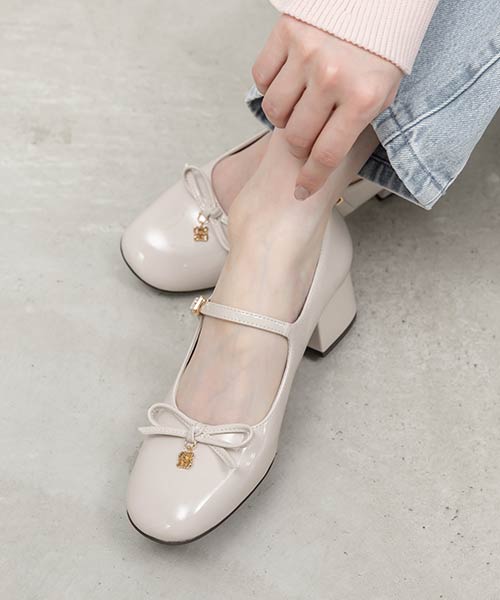 新色/モノグラムパーツメリージェーンパンプス