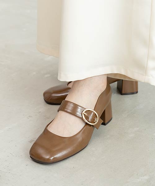 モノグラムバックルメリージェーンパンプス