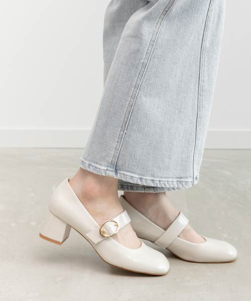 モノグラムバックルメリージェーンパンプス