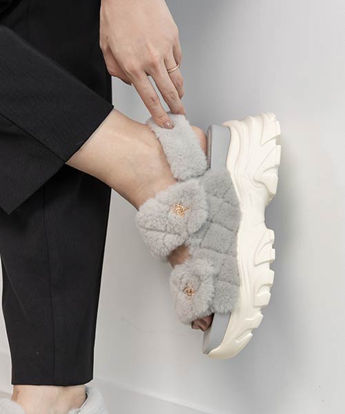 【25AW】キルティングファースポーツサンダル