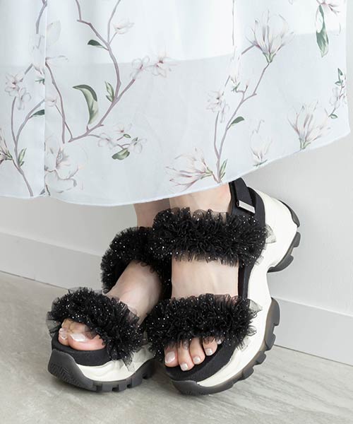 ボリュームチュールフリルスポーツサンダル