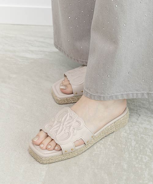 エンボスモノグラムジュートサンダル