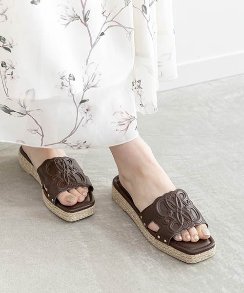 エンボスモノグラムジュートサンダル