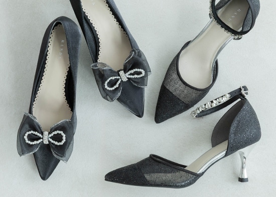 ストラップパンプス