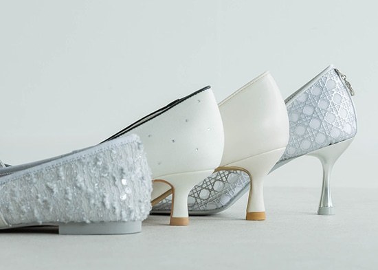 フラットパンプス